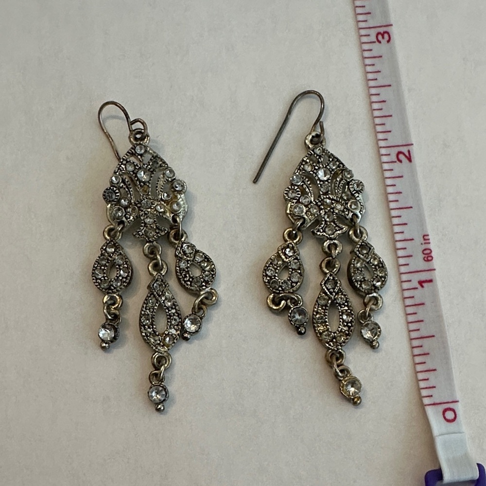 Vintage-Inspired Gold and Silver Dangle‎ Earrings Costume Jewelry - Picture 2 of 3